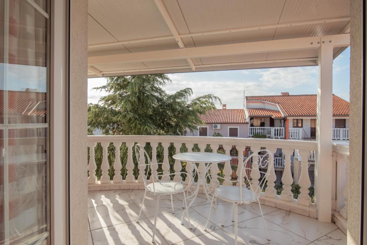Hotel Villa Vera Фажана Экстерьер фото