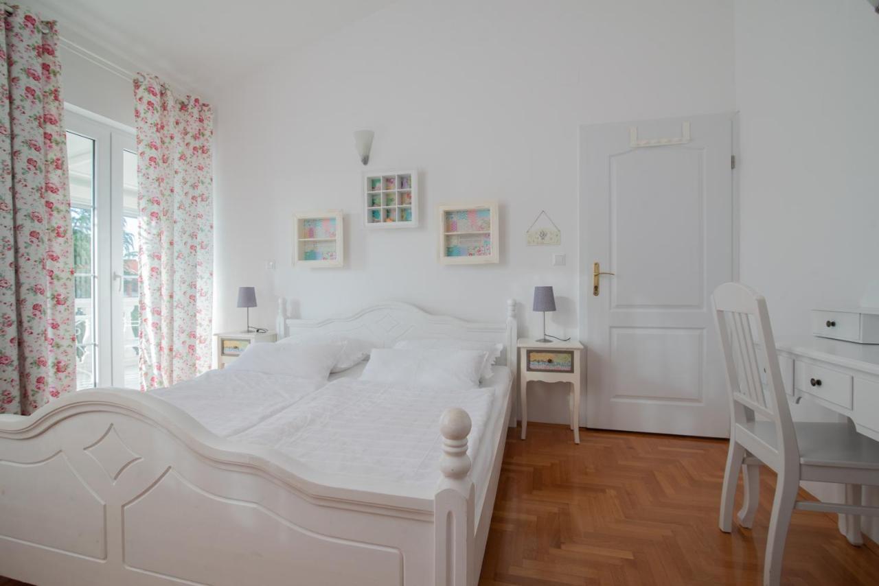 Hotel Villa Vera Фажана Экстерьер фото